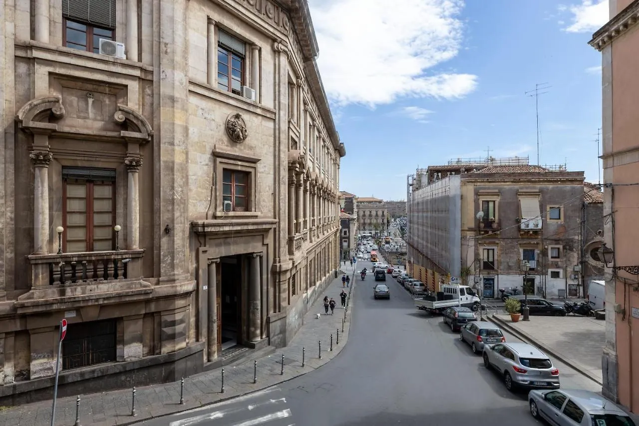La Casa Di Carta In Piazza Stesicoro Lägenhet Catania