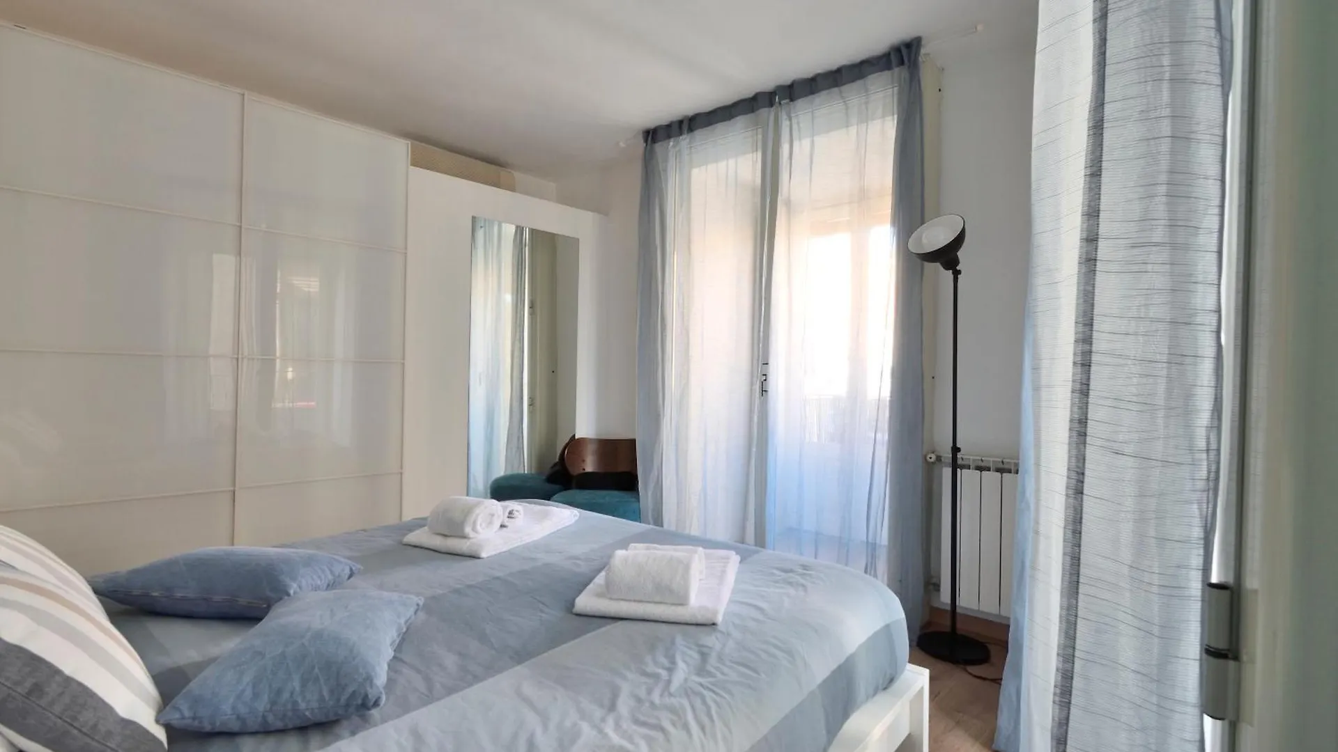 Apartamento La Casa Di Carta In Piazza Stesicoro CTA 0*,  Italia